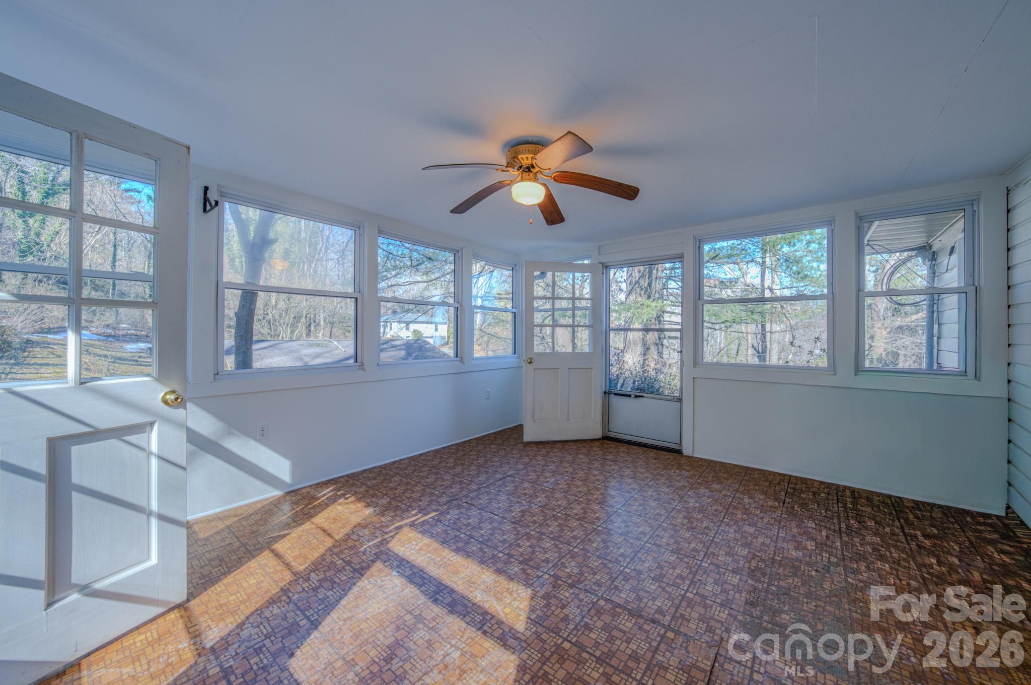 550 Saluda Street Hendersonville NC 28791