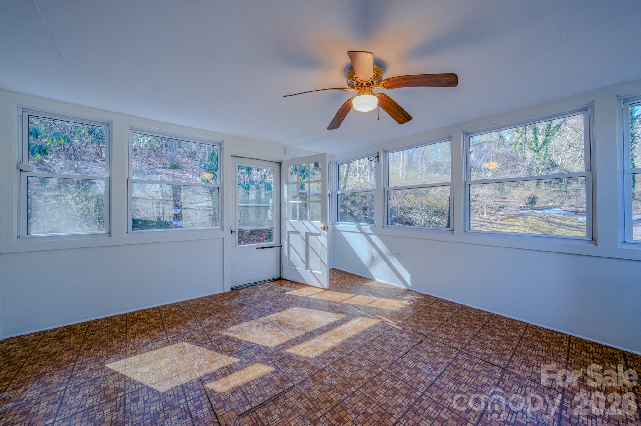 550 Saluda Street Hendersonville NC 28791