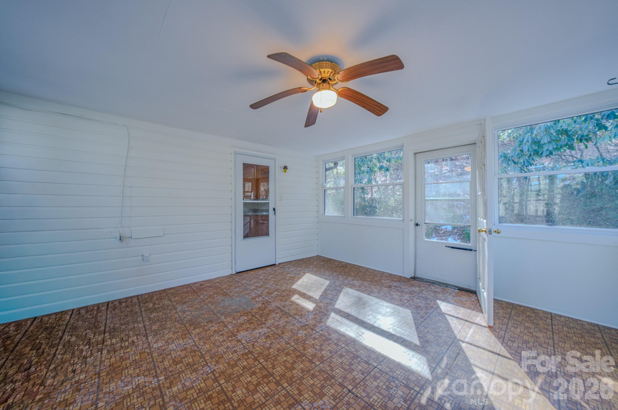 550 Saluda Street Hendersonville NC 28791