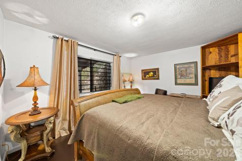 45 Crescent Drive Hendersonville NC 28739