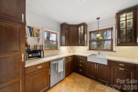 45 Crescent Drive Hendersonville NC 28739