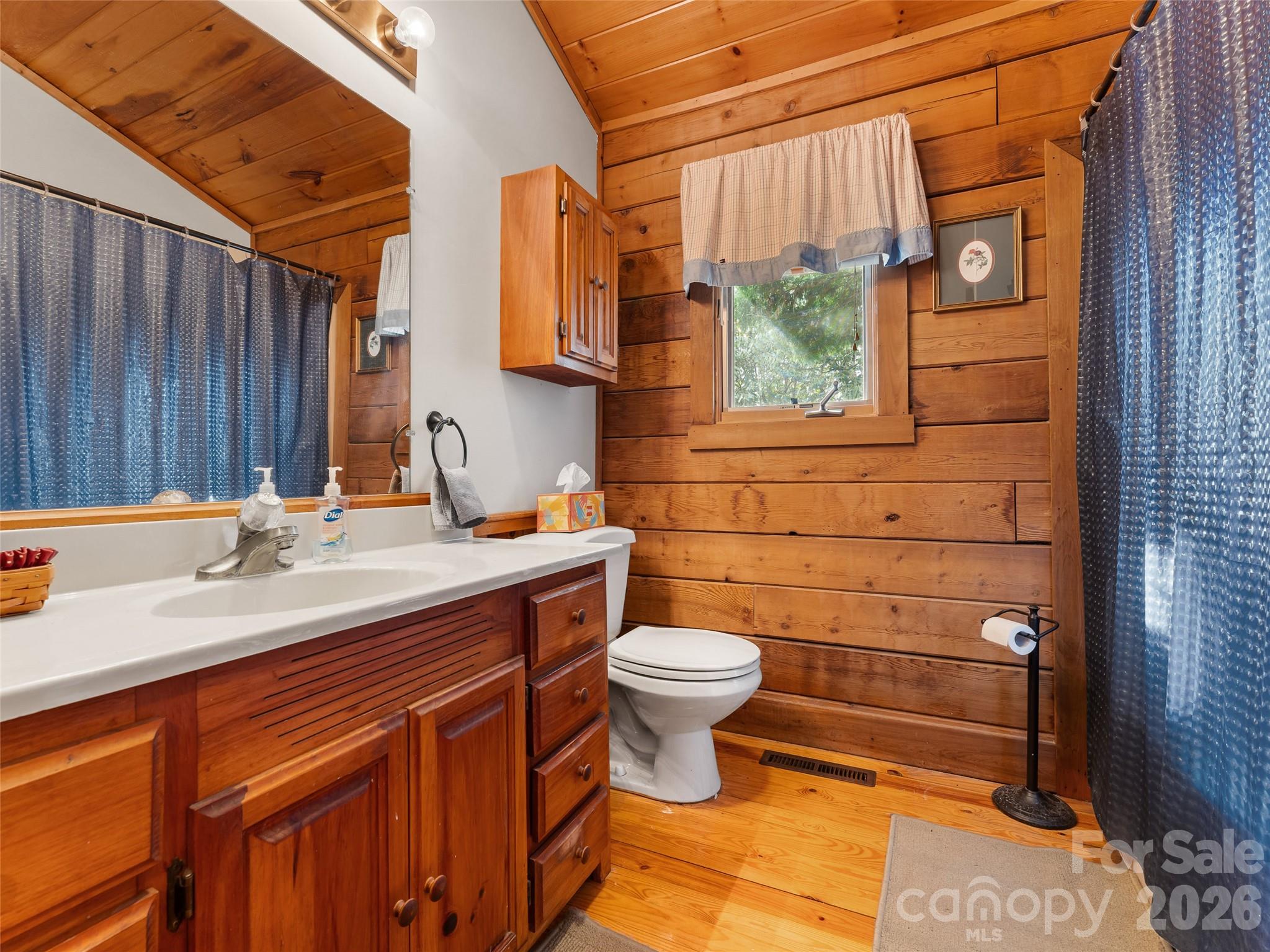 6 Ravenwood Lane Horse Shoe NC 28742