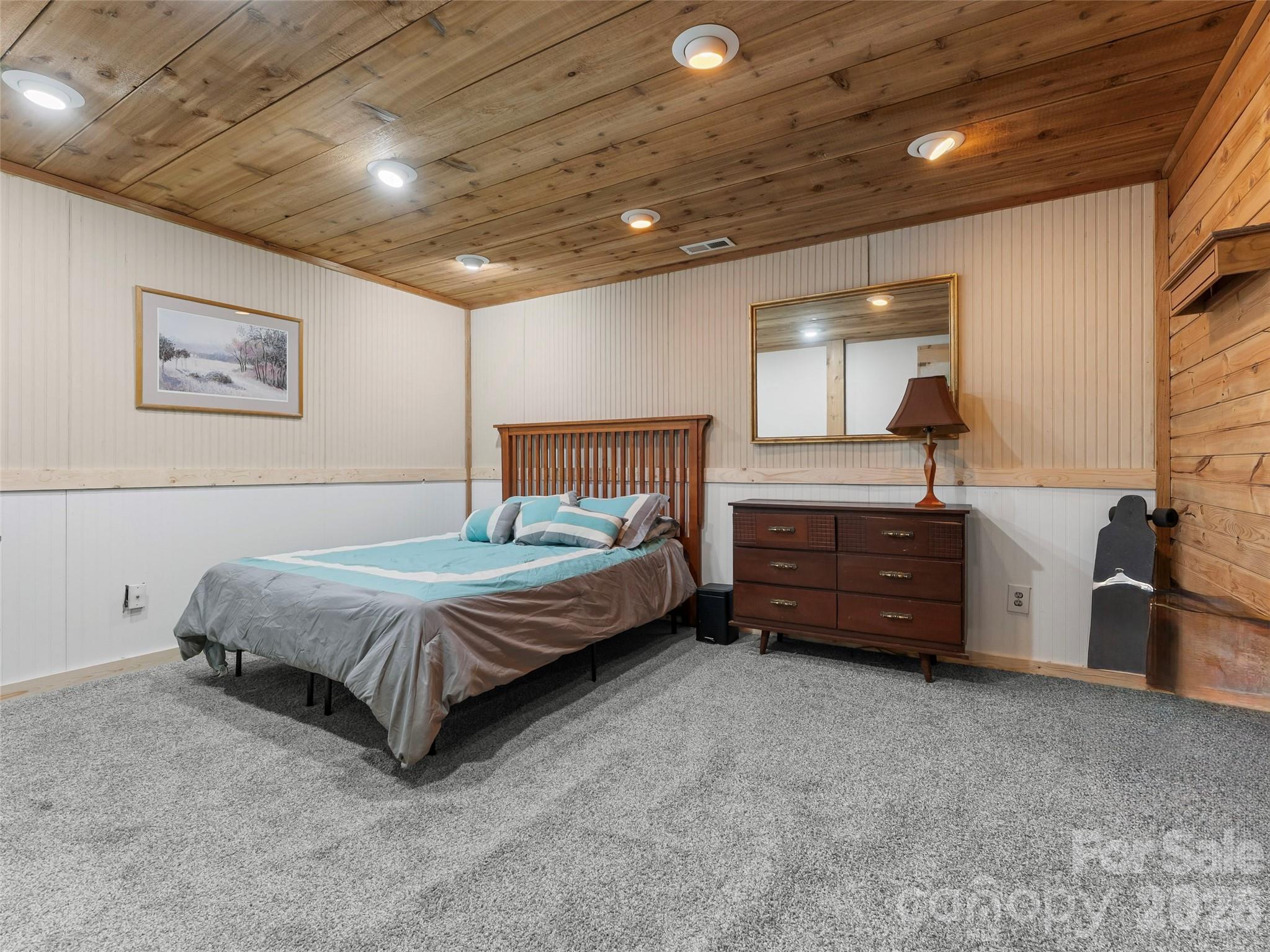 6 Ravenwood Lane Horse Shoe NC 28742