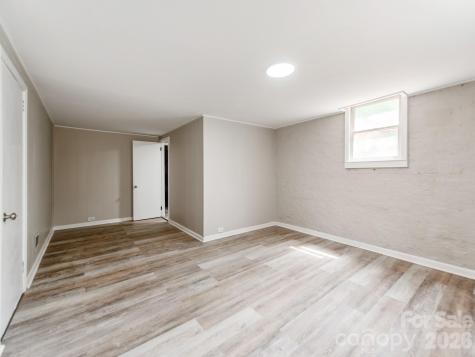 113 Falls Street Morganton NC 28655