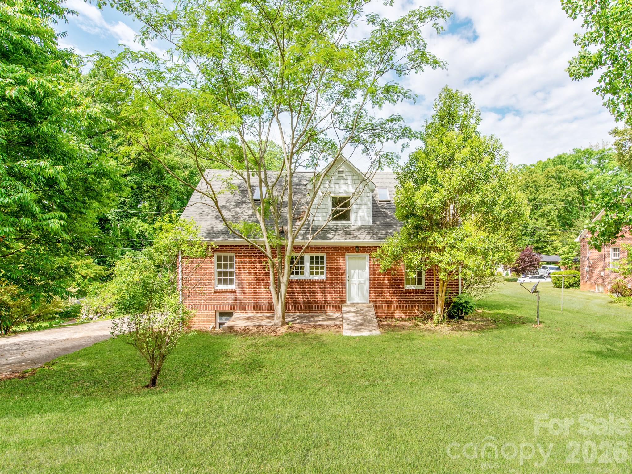 113 Falls Street Morganton NC 28655