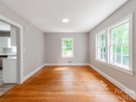 113 Falls Street Morganton NC 28655
