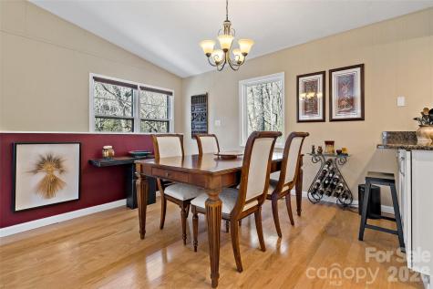 30 Red Oak Forest Road Fairview NC 28730