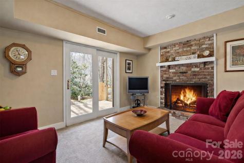 30 Red Oak Forest Road Fairview NC 28730