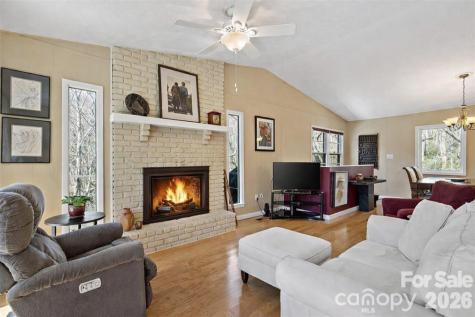 30 Red Oak Forest Road Fairview NC 28730