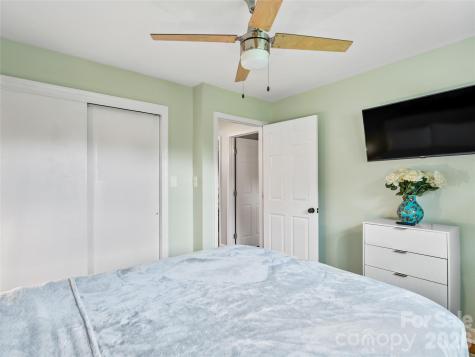 11 Oakley Dogwood Drive Asheville NC 28803
