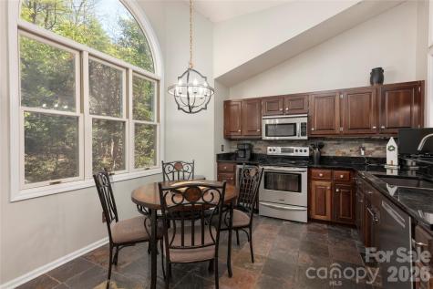 516 Cherokee Trace Lake Toxaway NC 28747