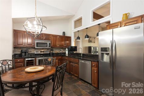 516 Cherokee Trace Lake Toxaway NC 28747
