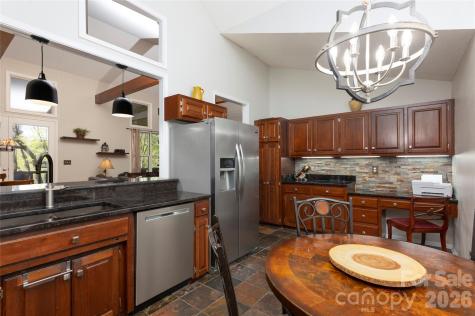 516 Cherokee Trace Lake Toxaway NC 28747
