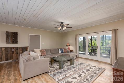 516 Cherokee Trace Lake Toxaway NC 28747