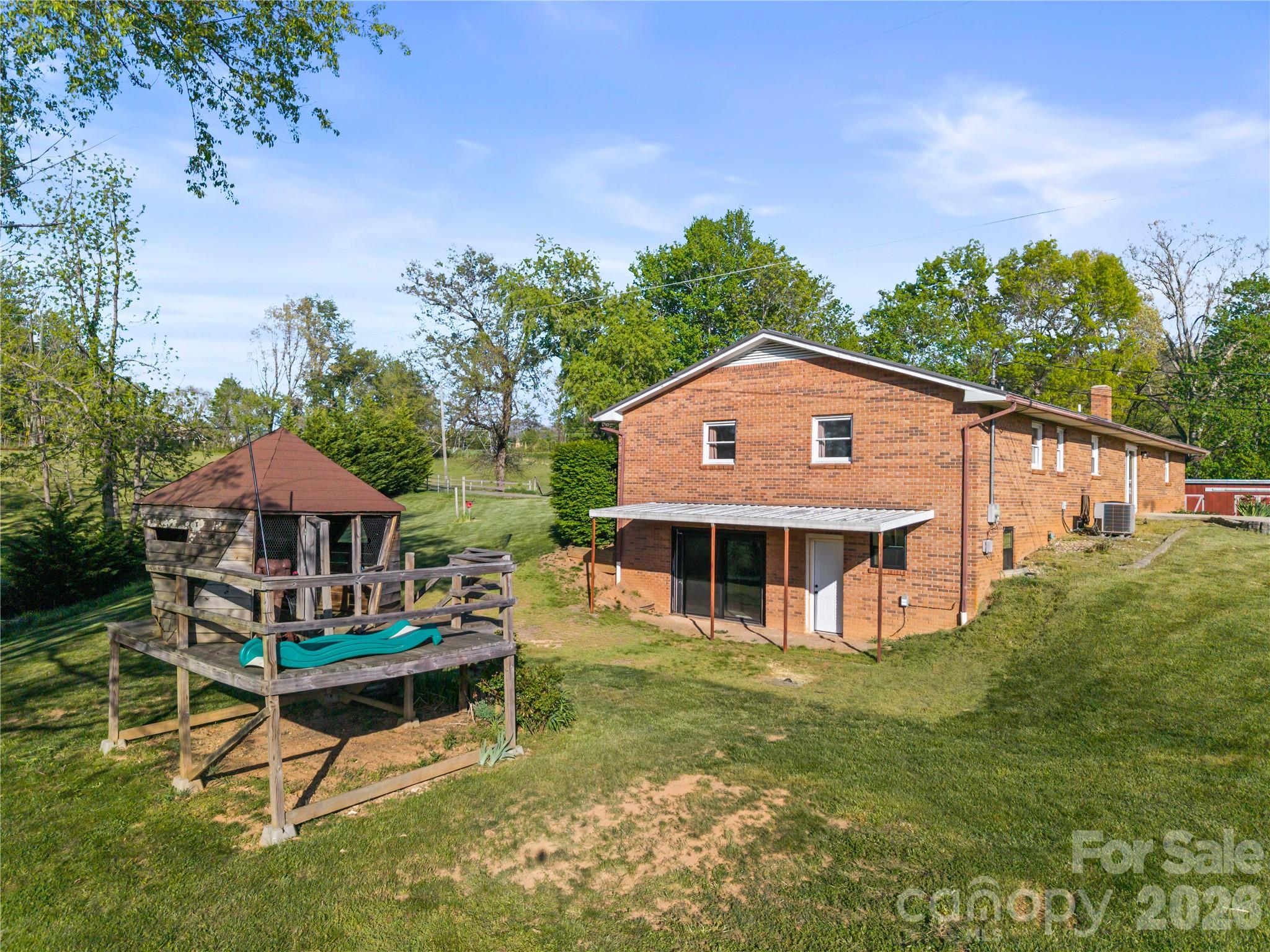 882 Queentown Road Canton NC 28716