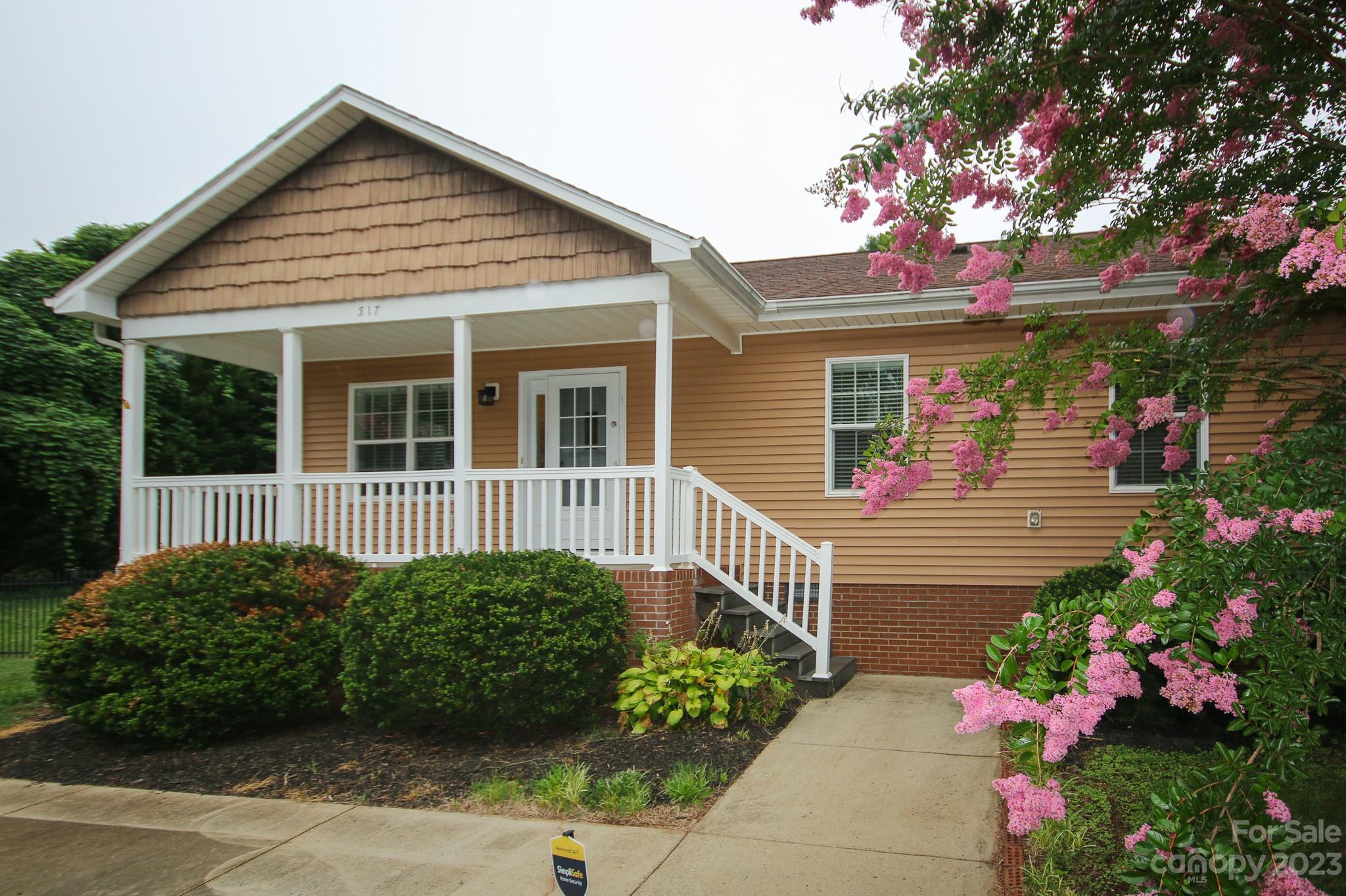 517 1st Street SW Hickory NC 28602