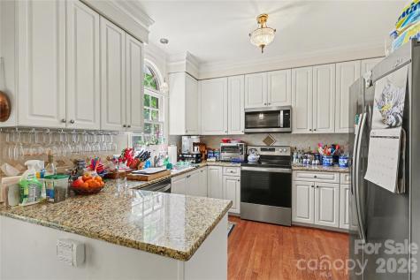 5005 Mayberry Lane Winston Salem NC 27106
