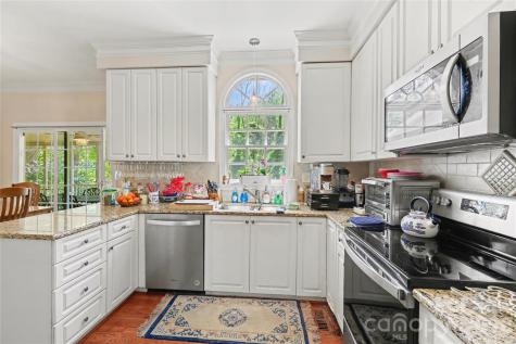 5005 Mayberry Lane Winston Salem NC 27106