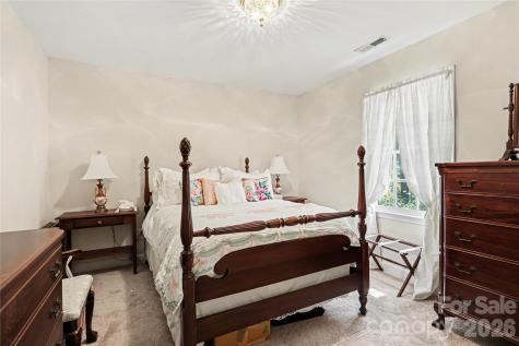 5005 Mayberry Lane Winston Salem NC 27106