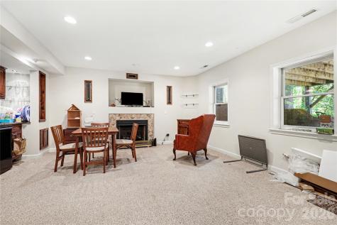 5005 Mayberry Lane Winston Salem NC 27106