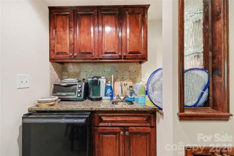 5005 Mayberry Lane Winston Salem NC 27106