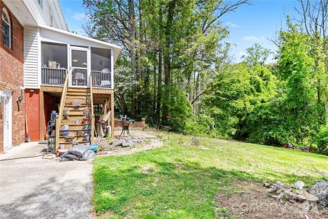 5005 Mayberry Lane Winston Salem NC 27106