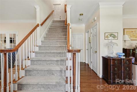 5005 Mayberry Lane Winston Salem NC 27106
