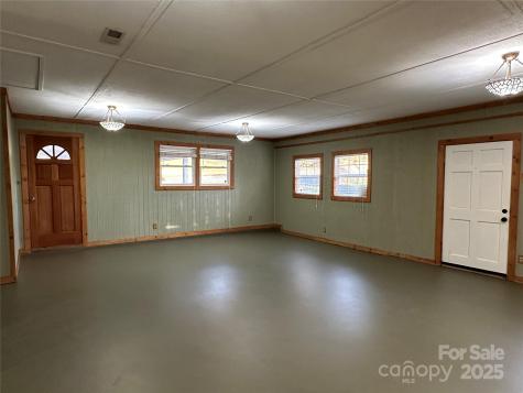 2945 Freezer Locker Road Hudson NC 28638