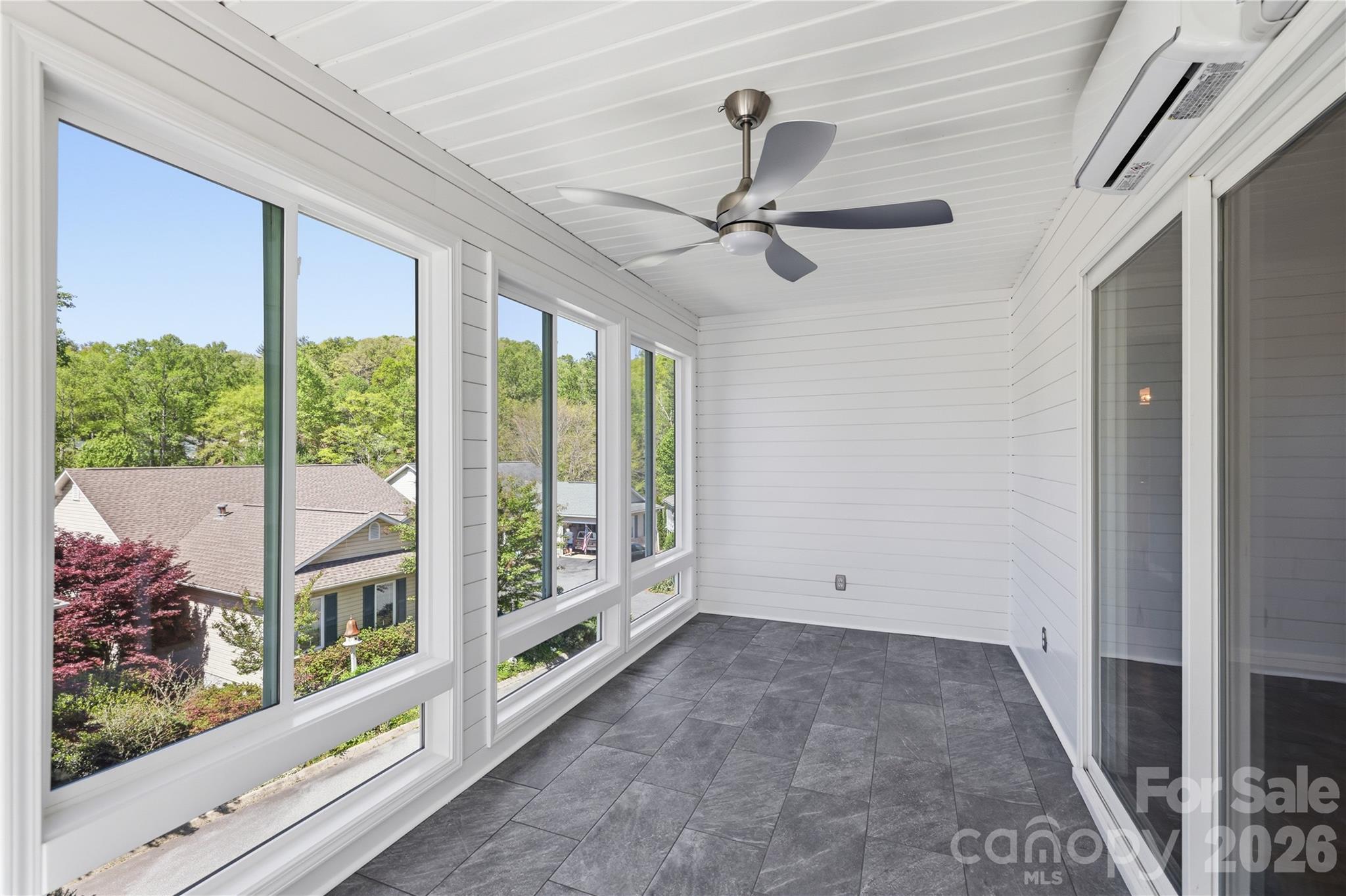 17 Driver Court Hendersonville NC 28739