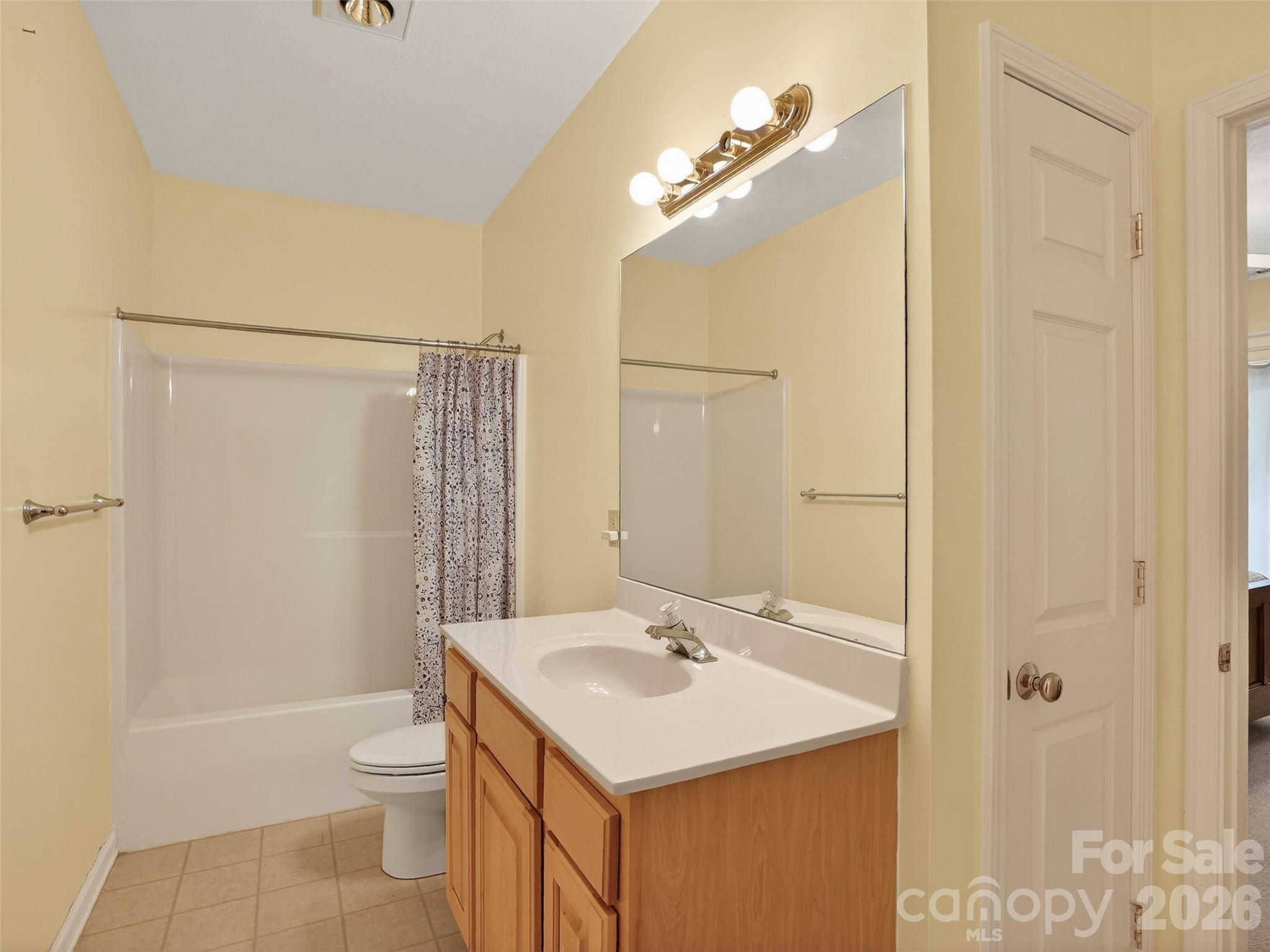 17 Driver Court Hendersonville NC 28739