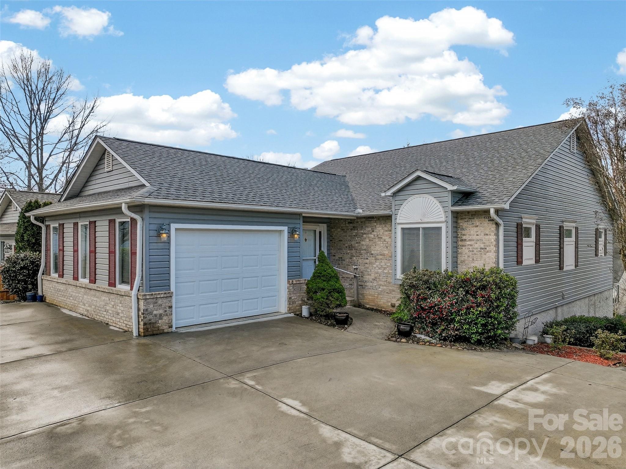 17 Driver Court Hendersonville NC 28739