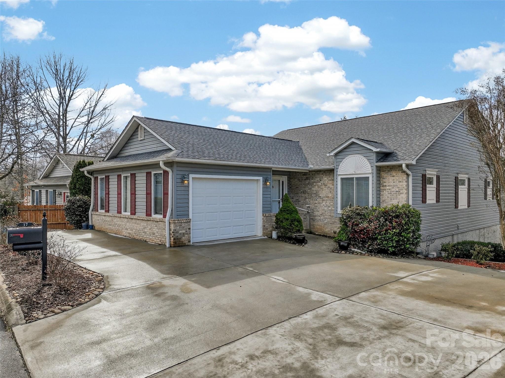 17 Driver Court Hendersonville NC 28739