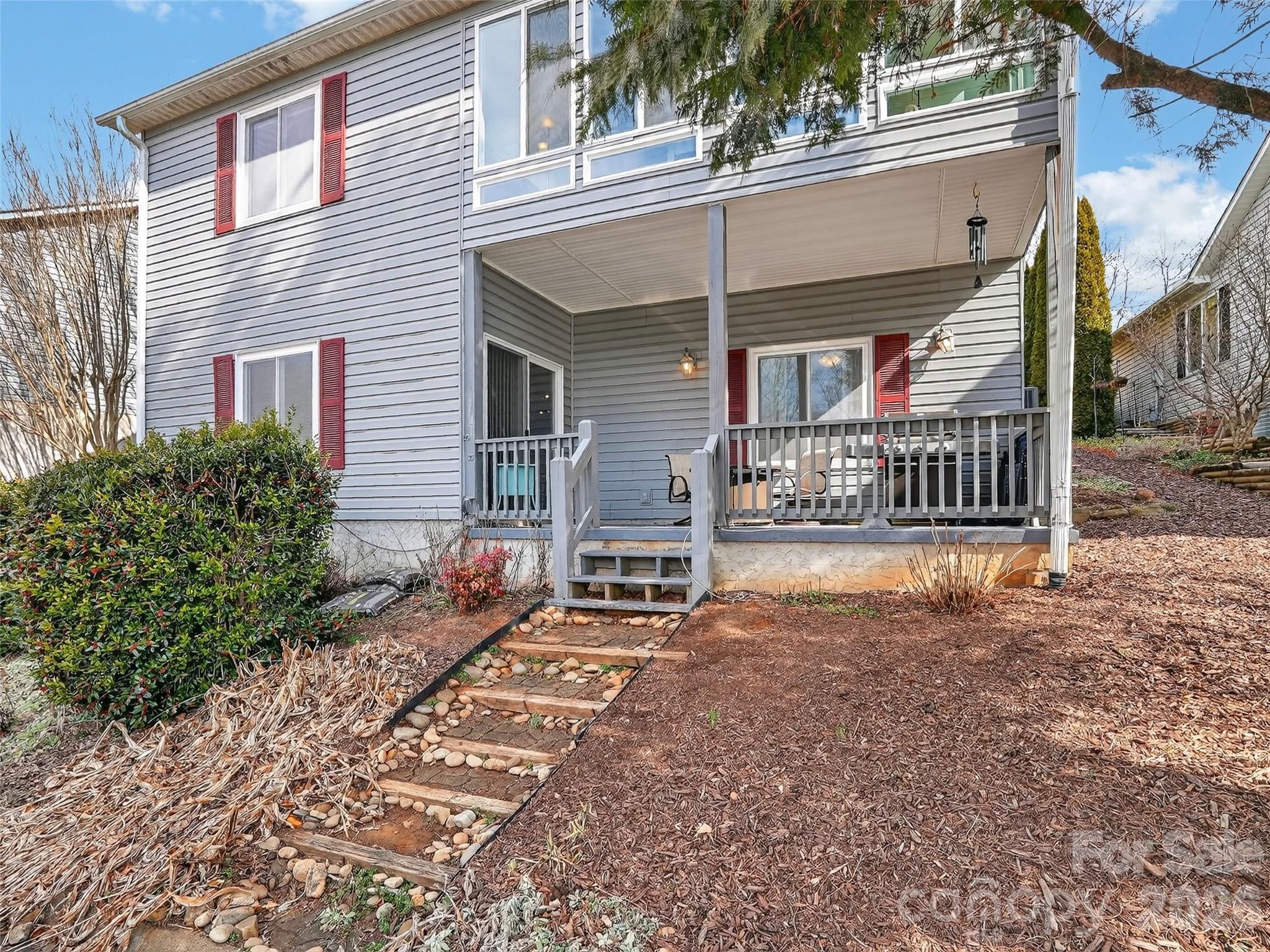 17 Driver Court Hendersonville NC 28739