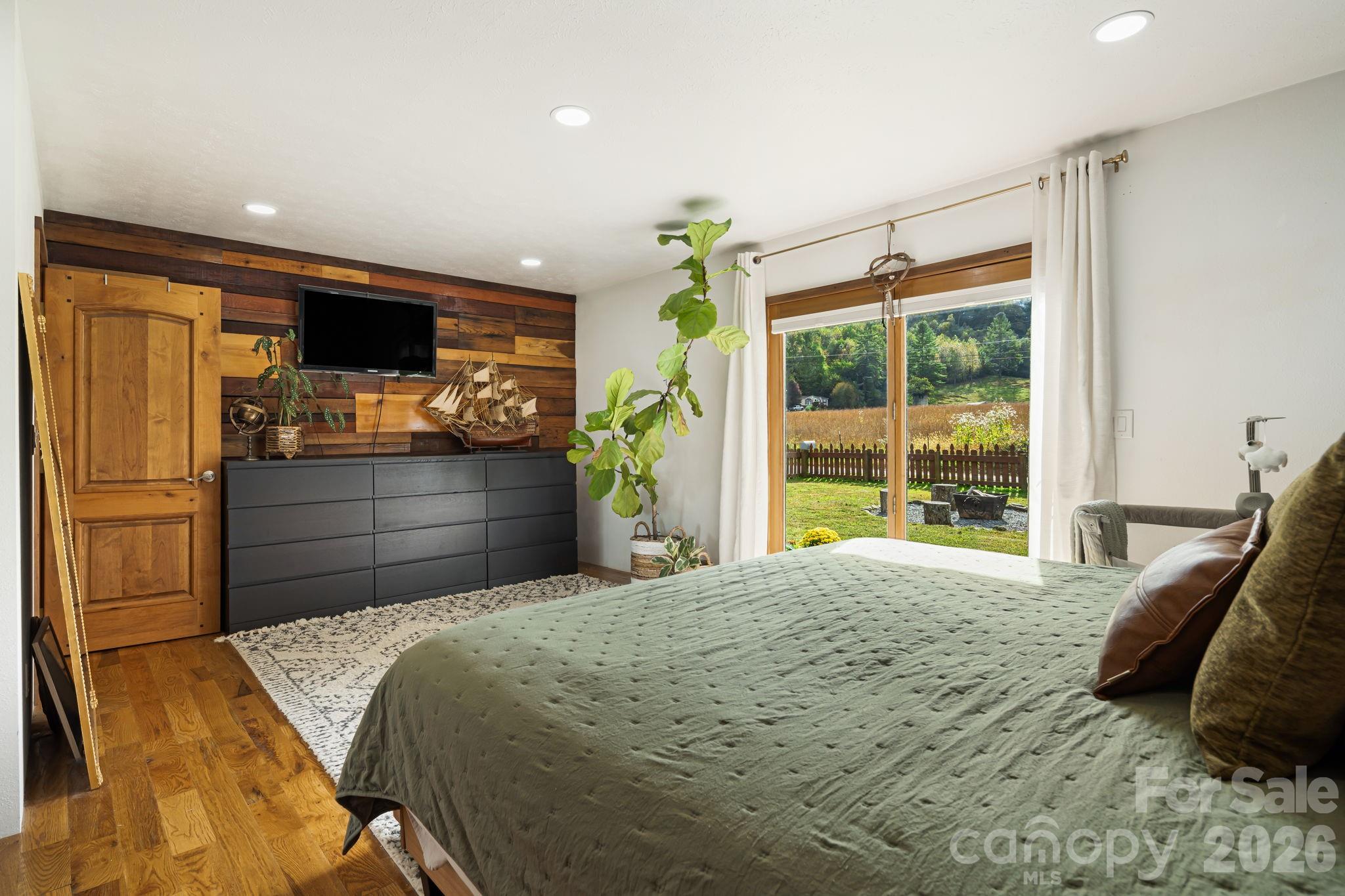 25 Pinewood Drive Waynesville NC 28786