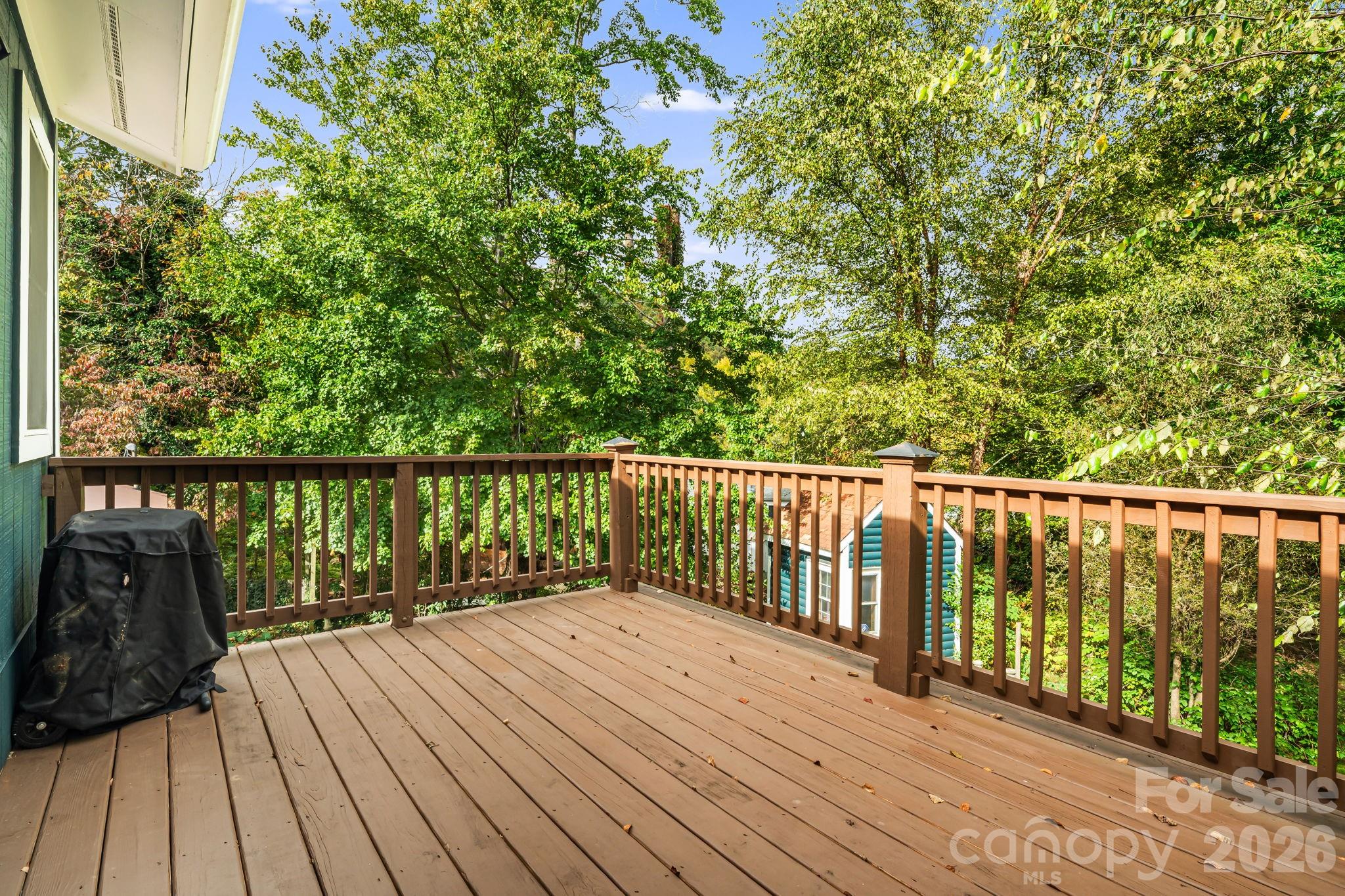 25 Pinewood Drive Waynesville NC 28786