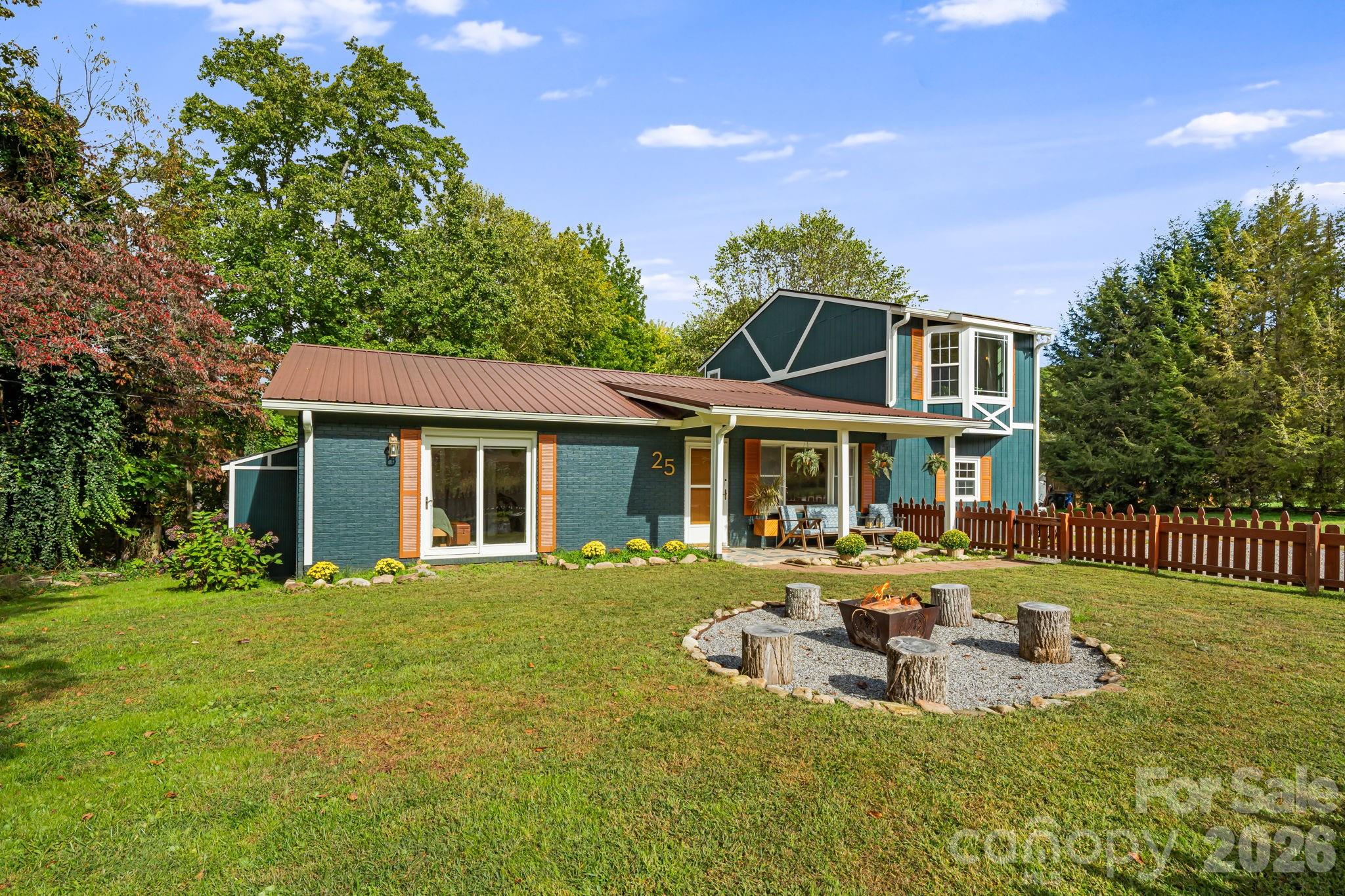 25 Pinewood Drive Waynesville NC 28786