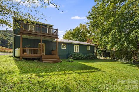 25 Pinewood Drive Waynesville NC 28786