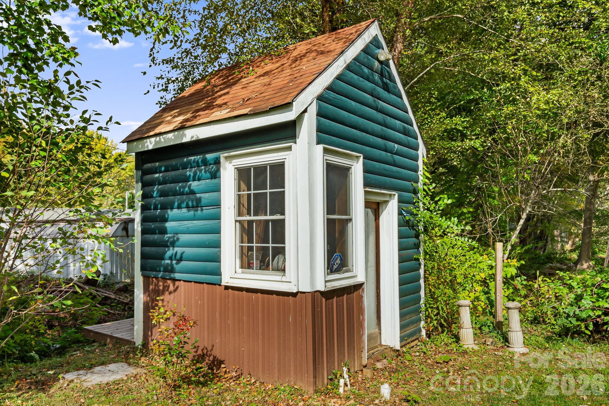 25 Pinewood Drive Waynesville NC 28786