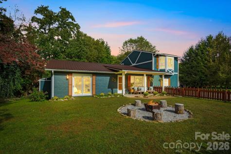 25 Pinewood Drive Waynesville NC 28786