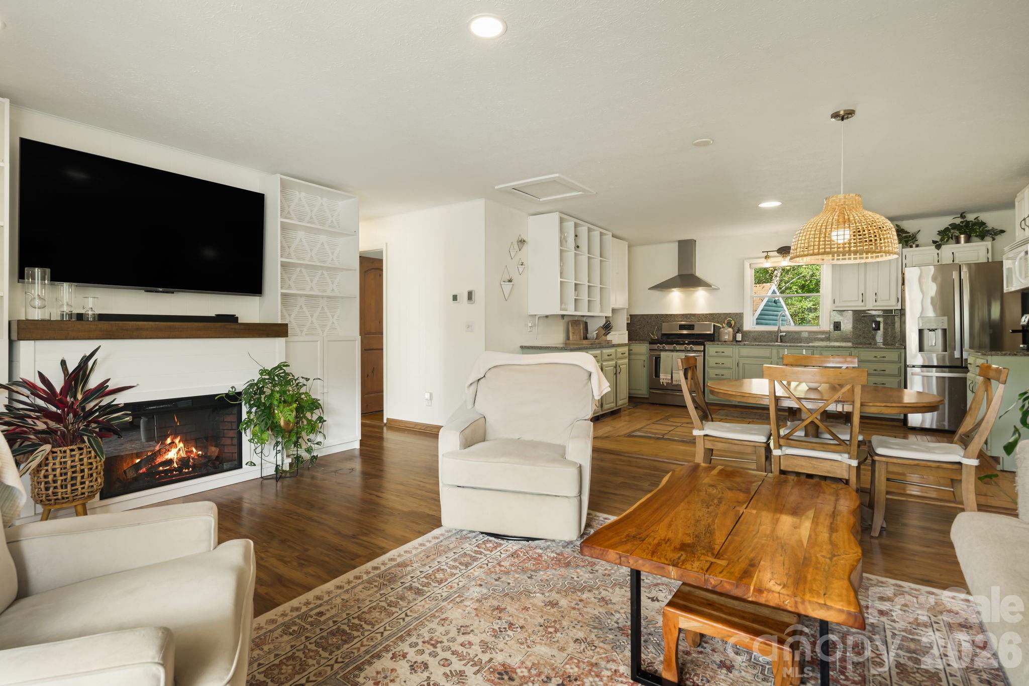 25 Pinewood Drive Waynesville NC 28786