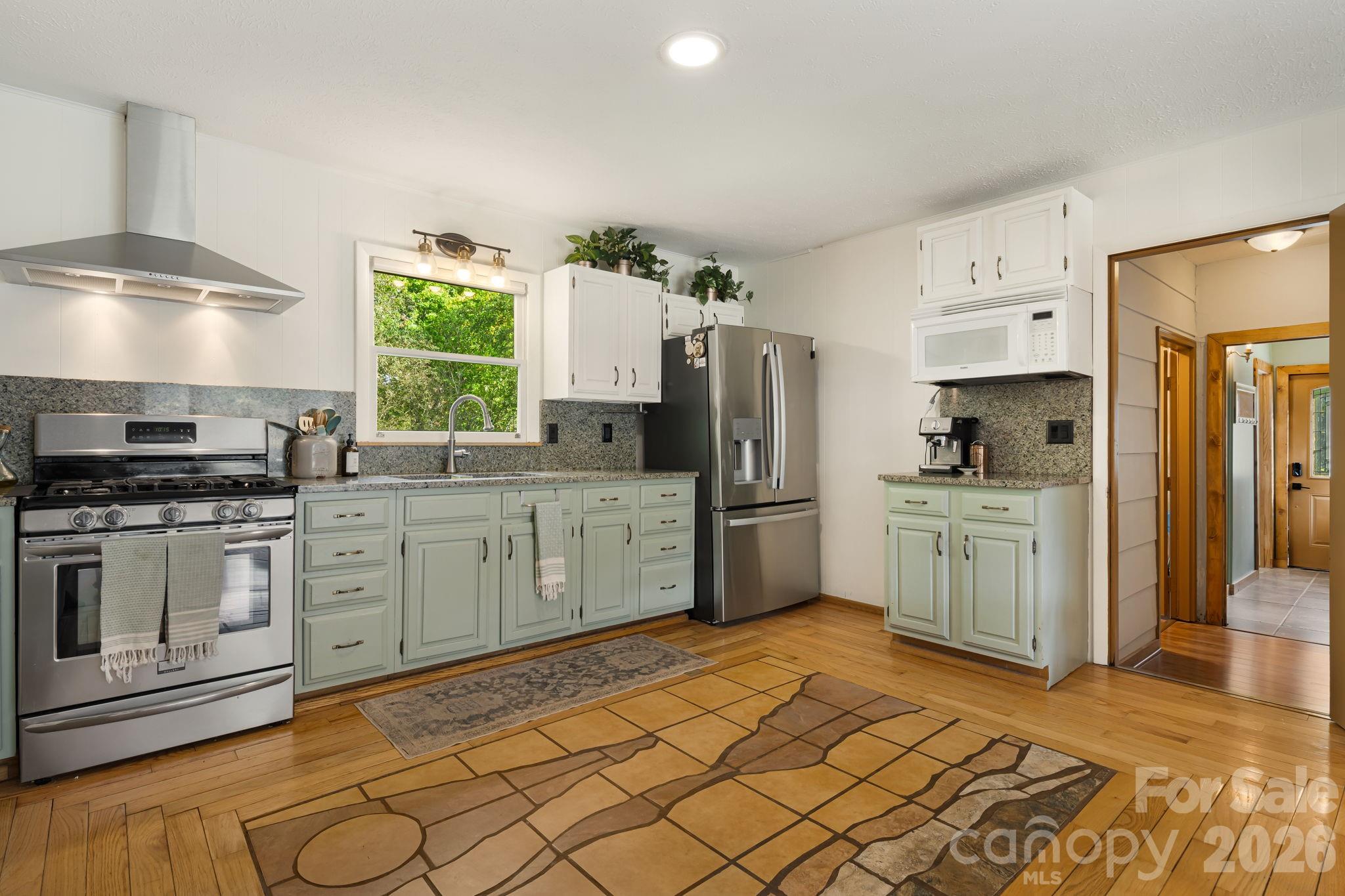 25 Pinewood Drive Waynesville NC 28786