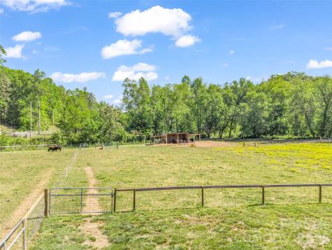 400 Calhoun Trail Rutherfordton NC 28139