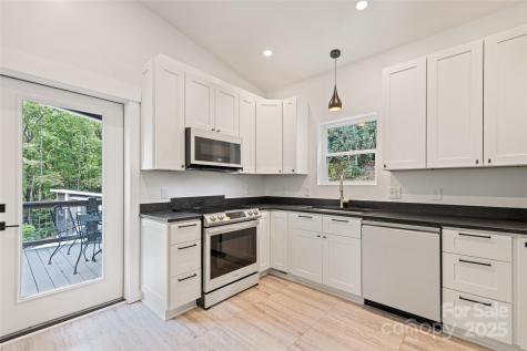 1185 Wallalieu Road Otto NC 28763