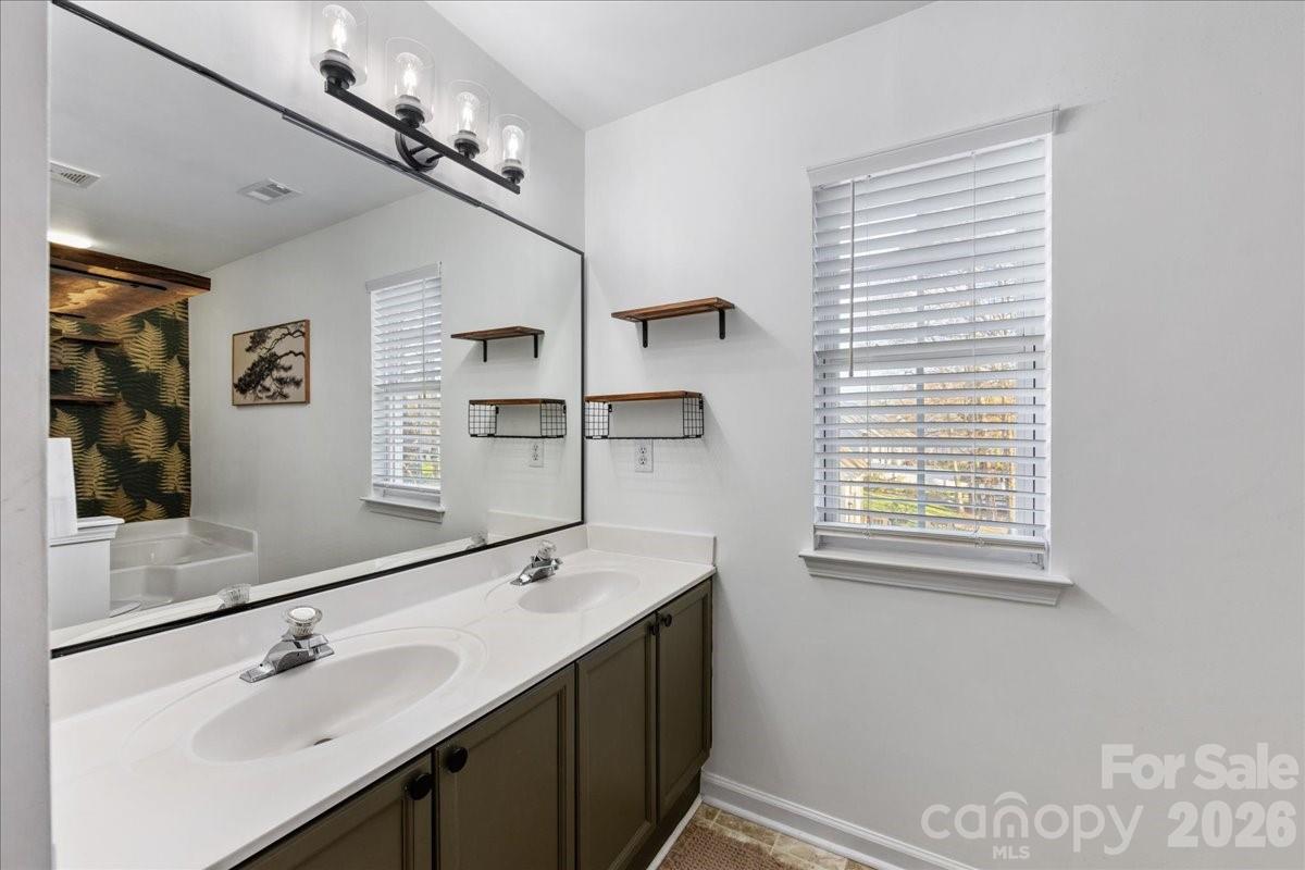 9627 Brookmere Lane Charlotte NC 28214