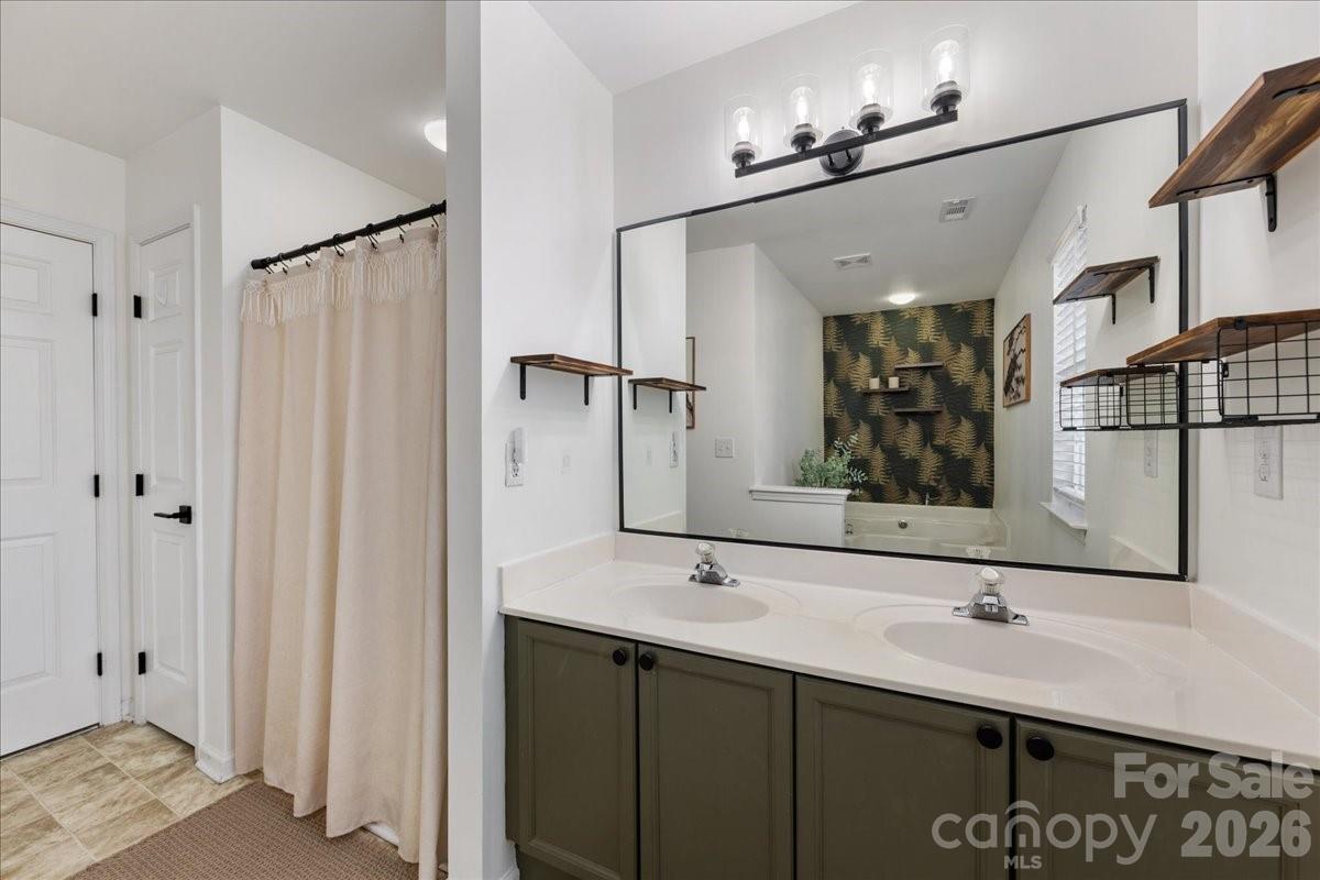 9627 Brookmere Lane Charlotte NC 28214