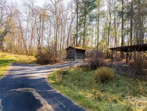 44 Presbyterian Church Road Mills River NC 28759