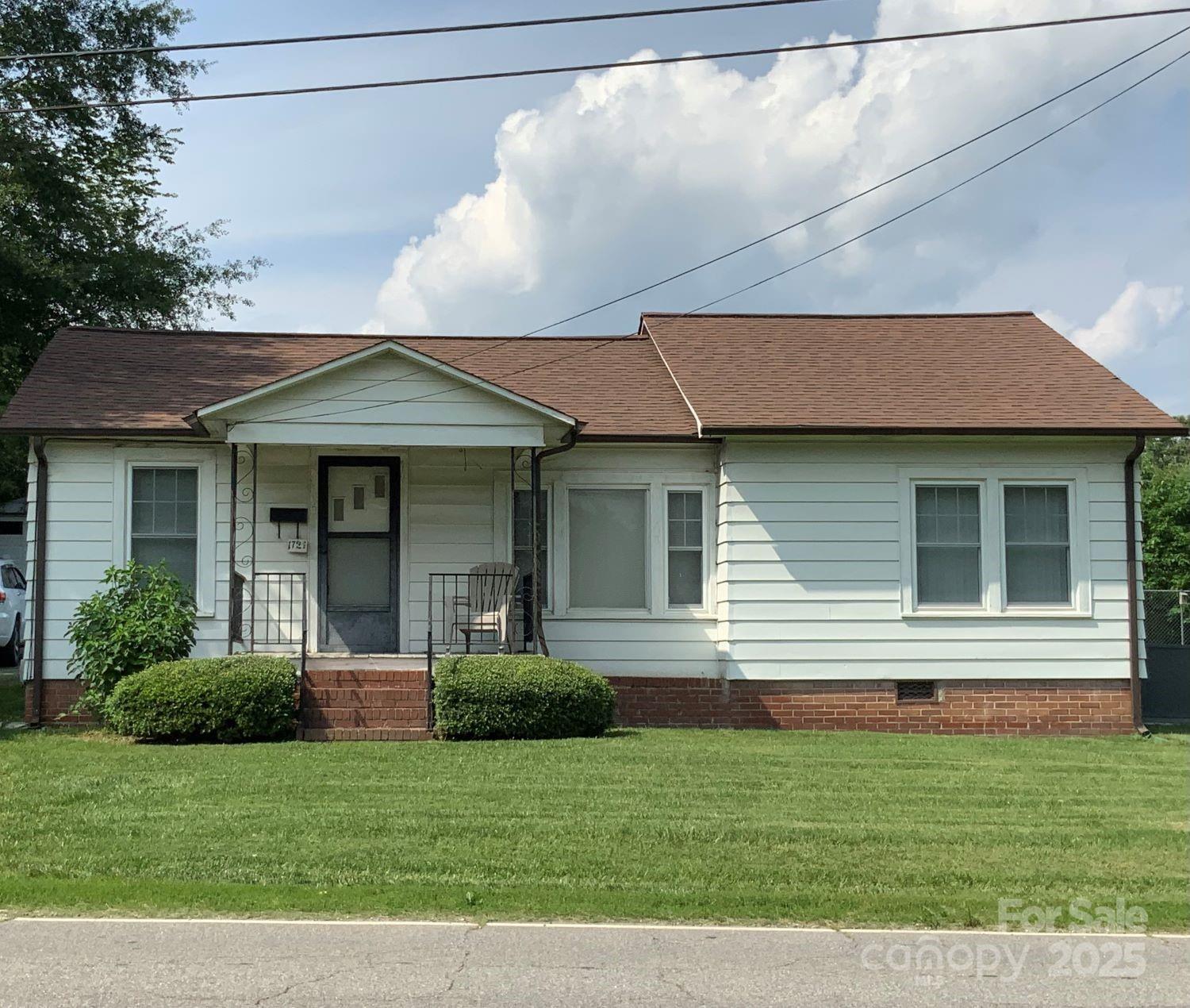 1721 9th Avenue NE Hickory NC 28601