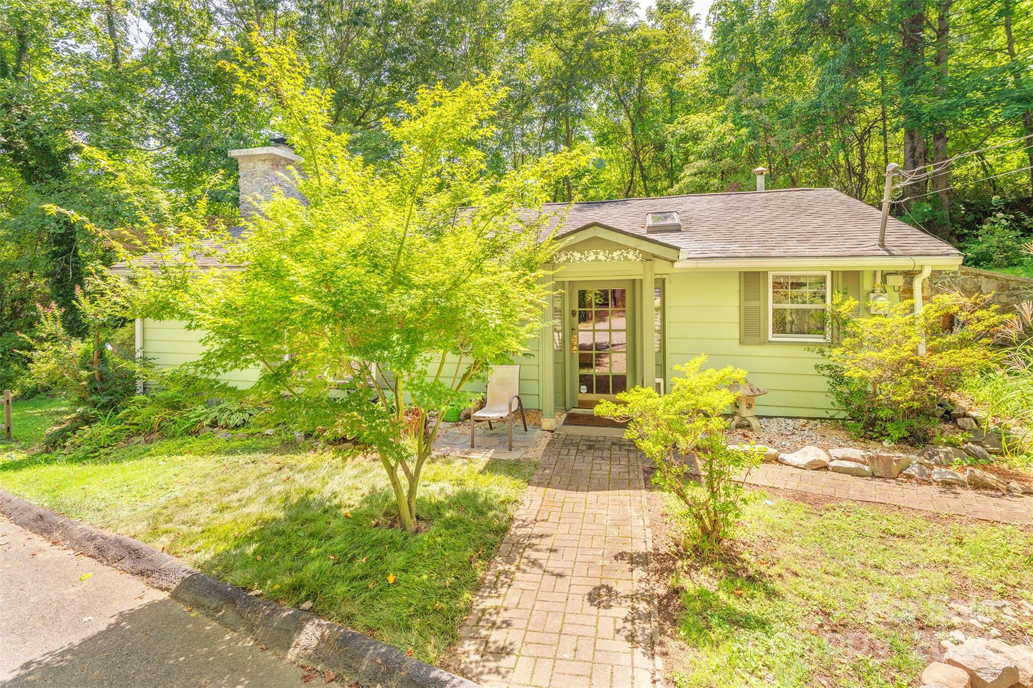 12 Rollingwood Road Asheville NC 28805