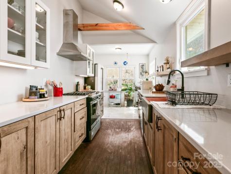 26 Wamboldt Avenue Asheville NC 28806