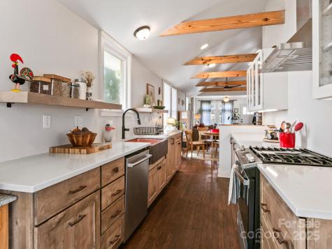 26 Wamboldt Avenue Asheville NC 28806